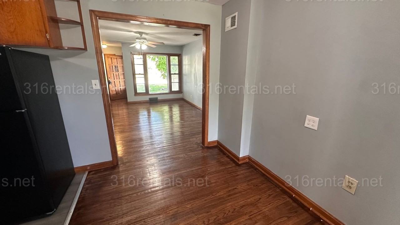 1757 S Fern St - Photo 6 of 15