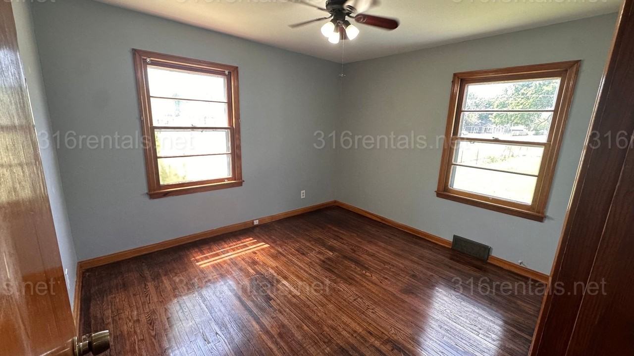 1757 S Fern St - Photo 7 of 15