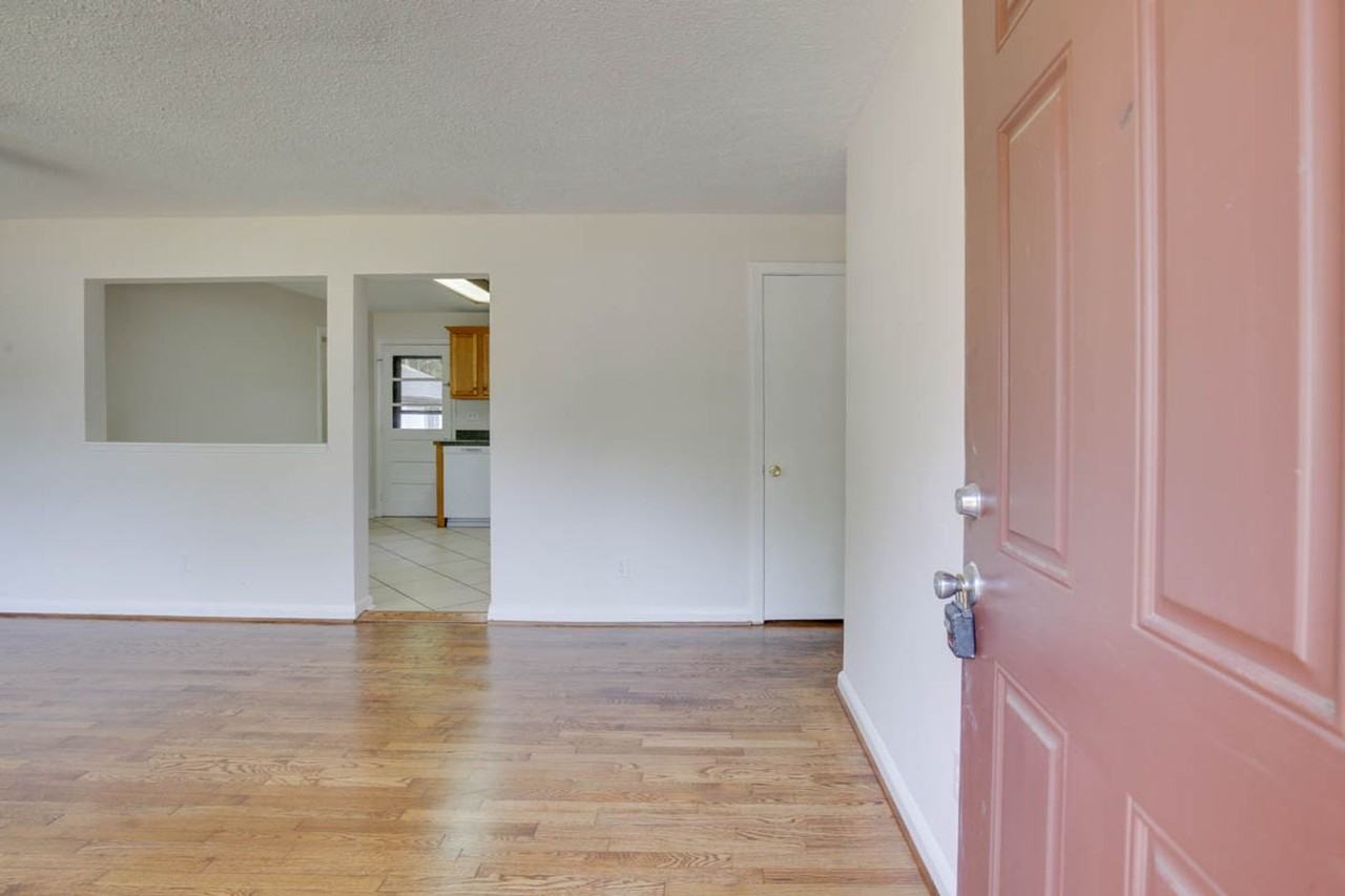 106 Woodhaven Rd - Photo 5 of 32