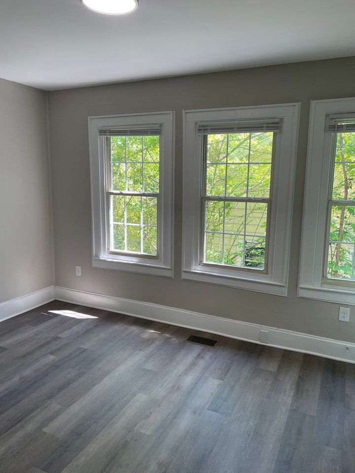 809 N Graham Ave - Photo 3 of 10