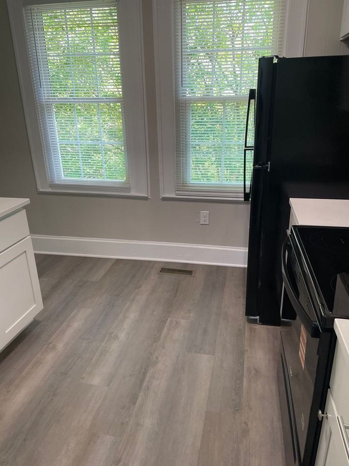 809 N Graham Ave - Photo 5 of 10