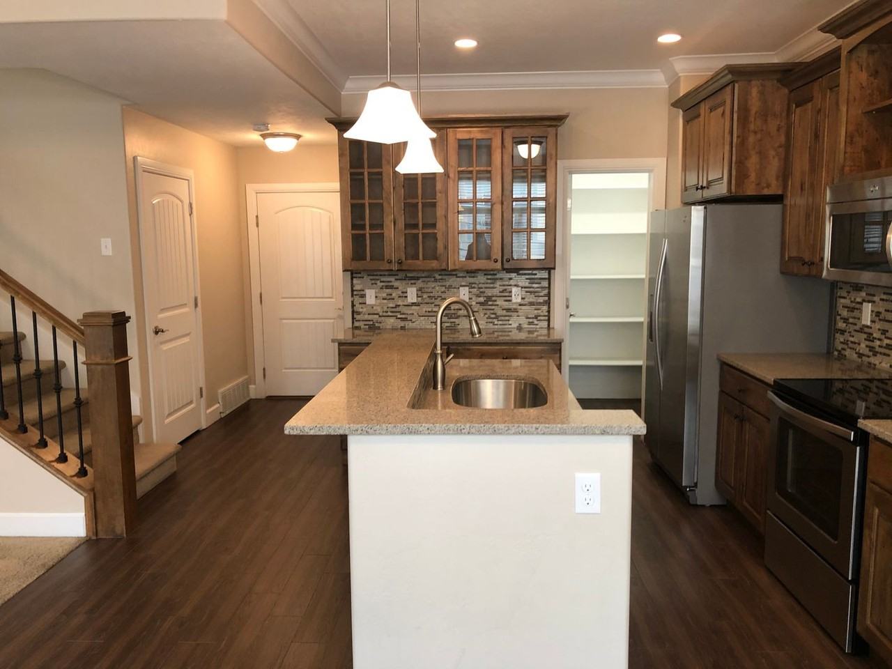 1006 N 1030 W - Photo 5 of 35