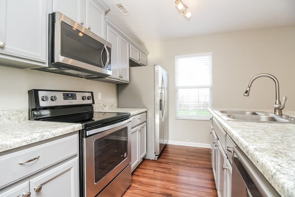 1414 Westview Dr - Photo 6 of 17