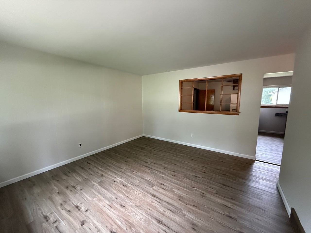 652 Idaho Dr - Photo 3 of 17