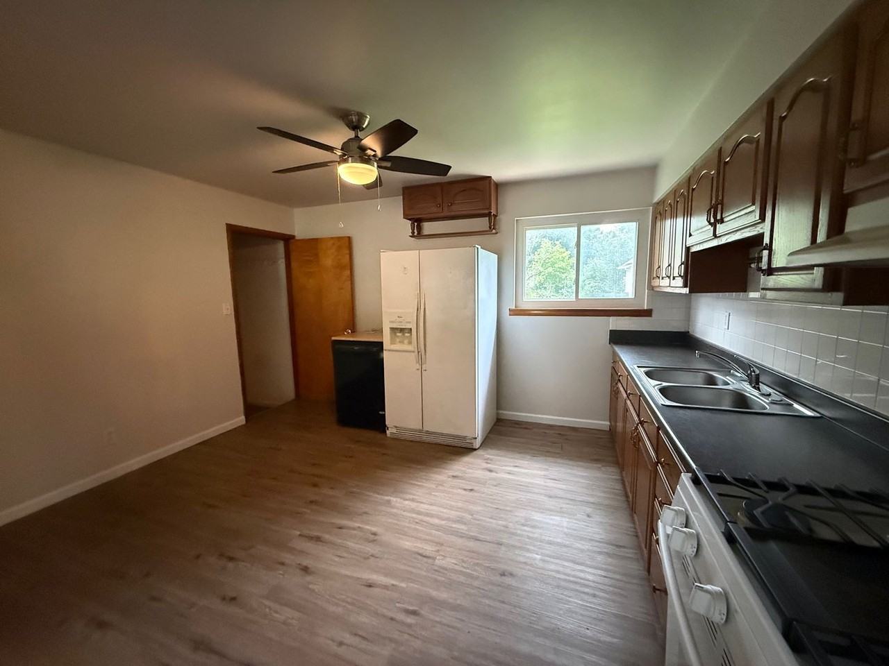 652 Idaho Dr - Photo 6 of 17