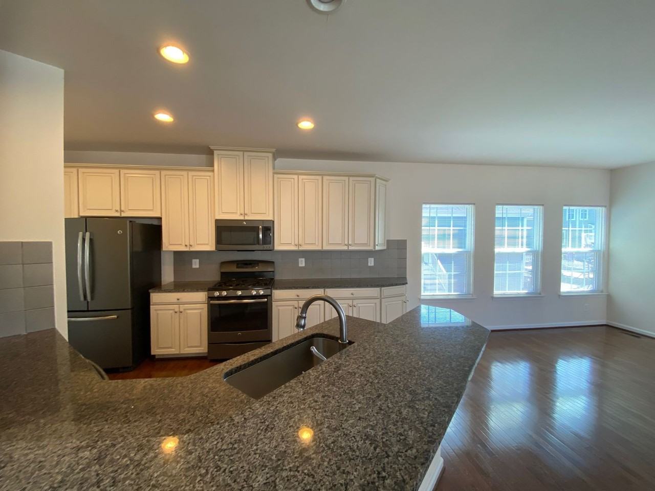 1956 Delila Dr - Photo 5 of 14