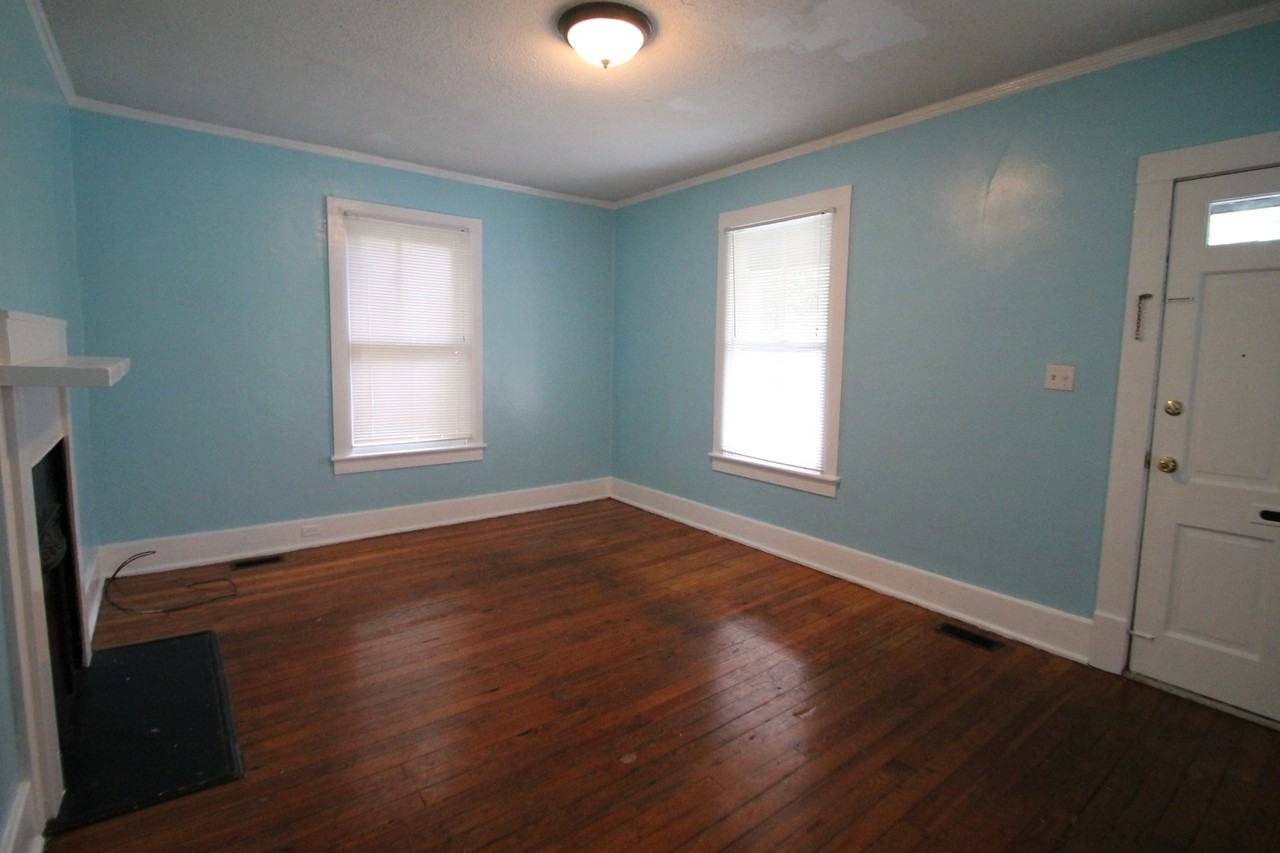 338 Ebenezer Ave - Photo 3 of 20