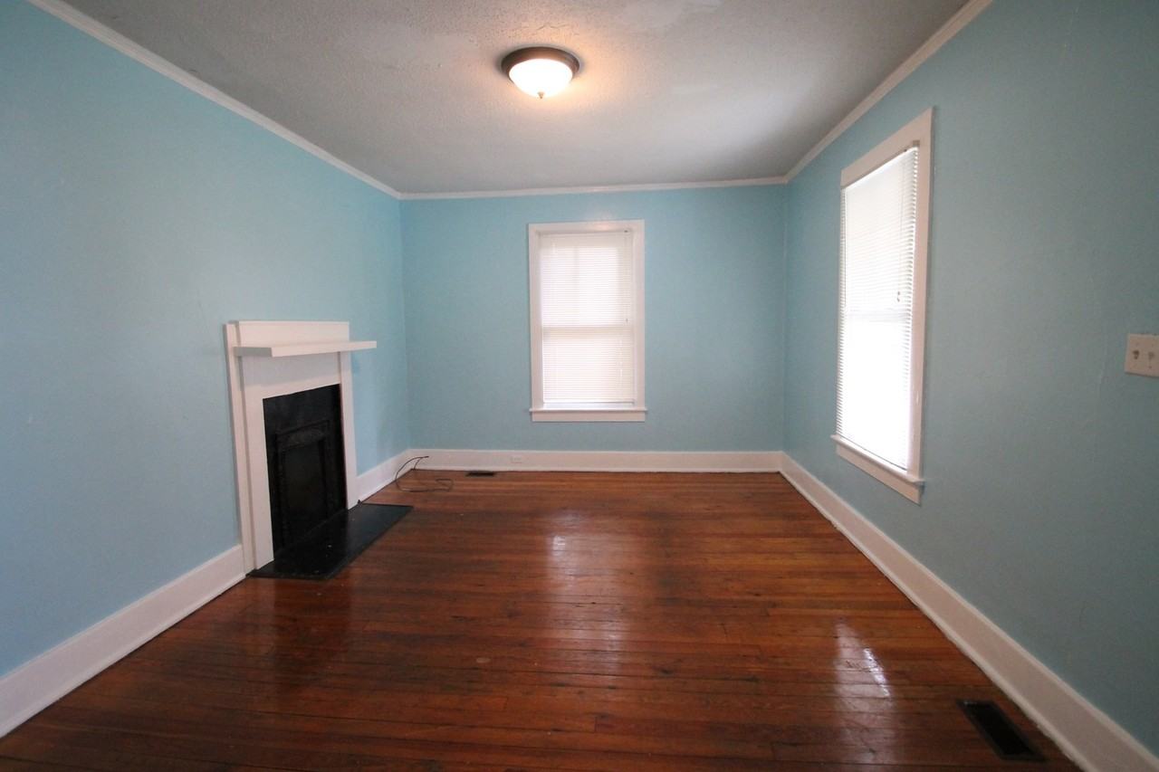 338 Ebenezer Ave - Photo 5 of 20