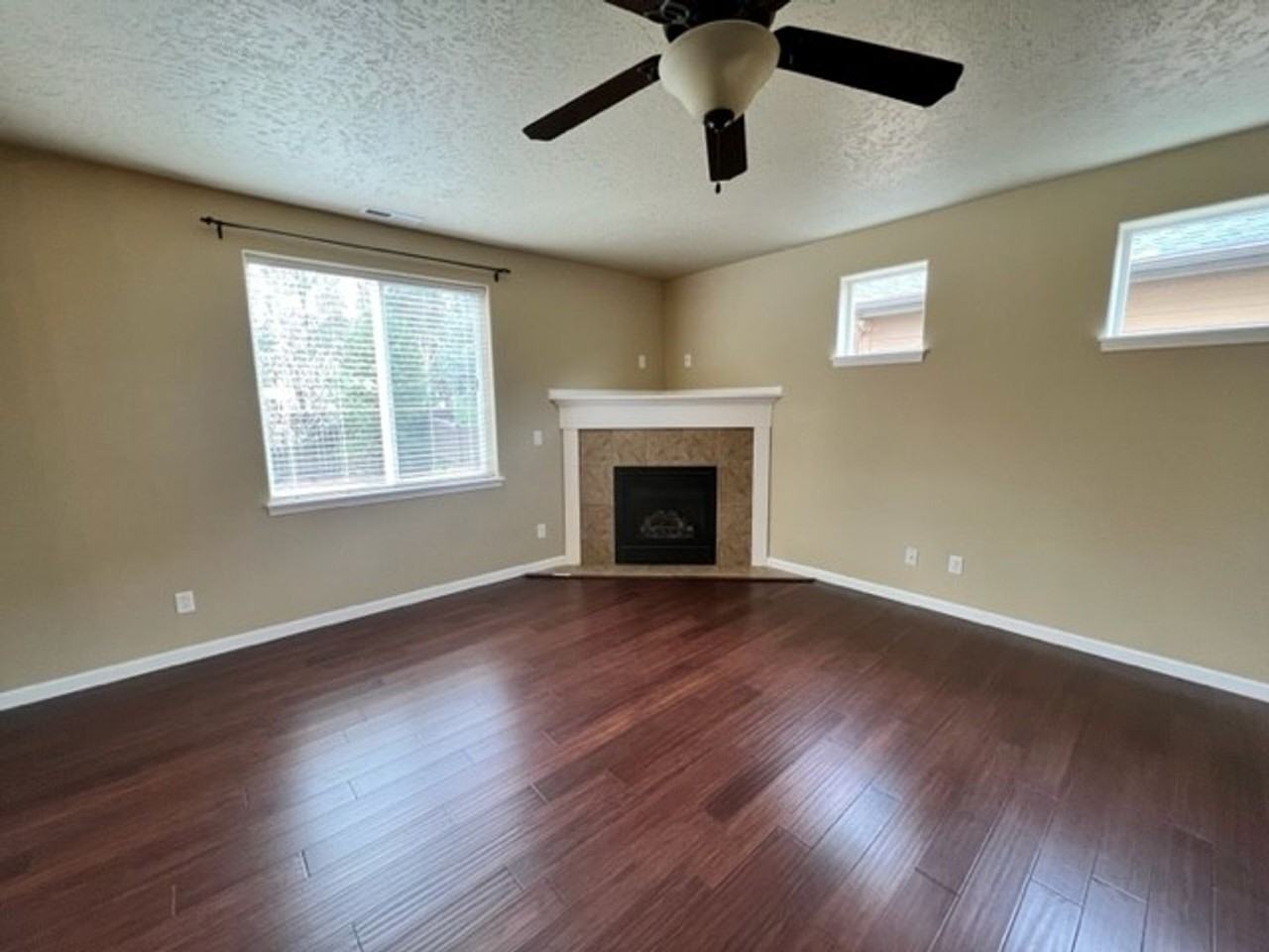 19701 Aspen Meadows Dr - Photo 2 of 17