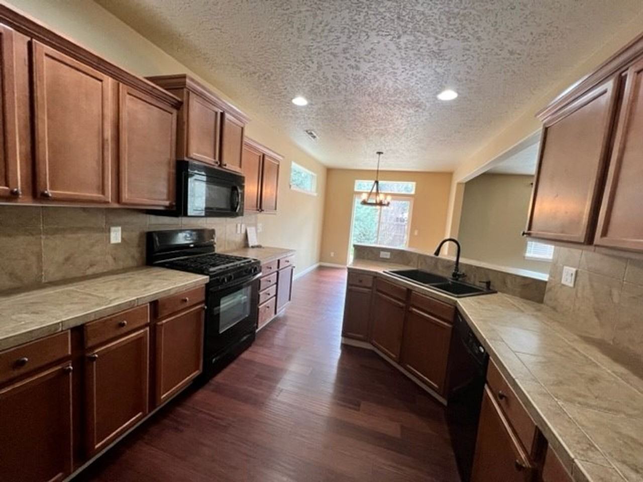 19701 Aspen Meadows Dr - Photo 6 of 17