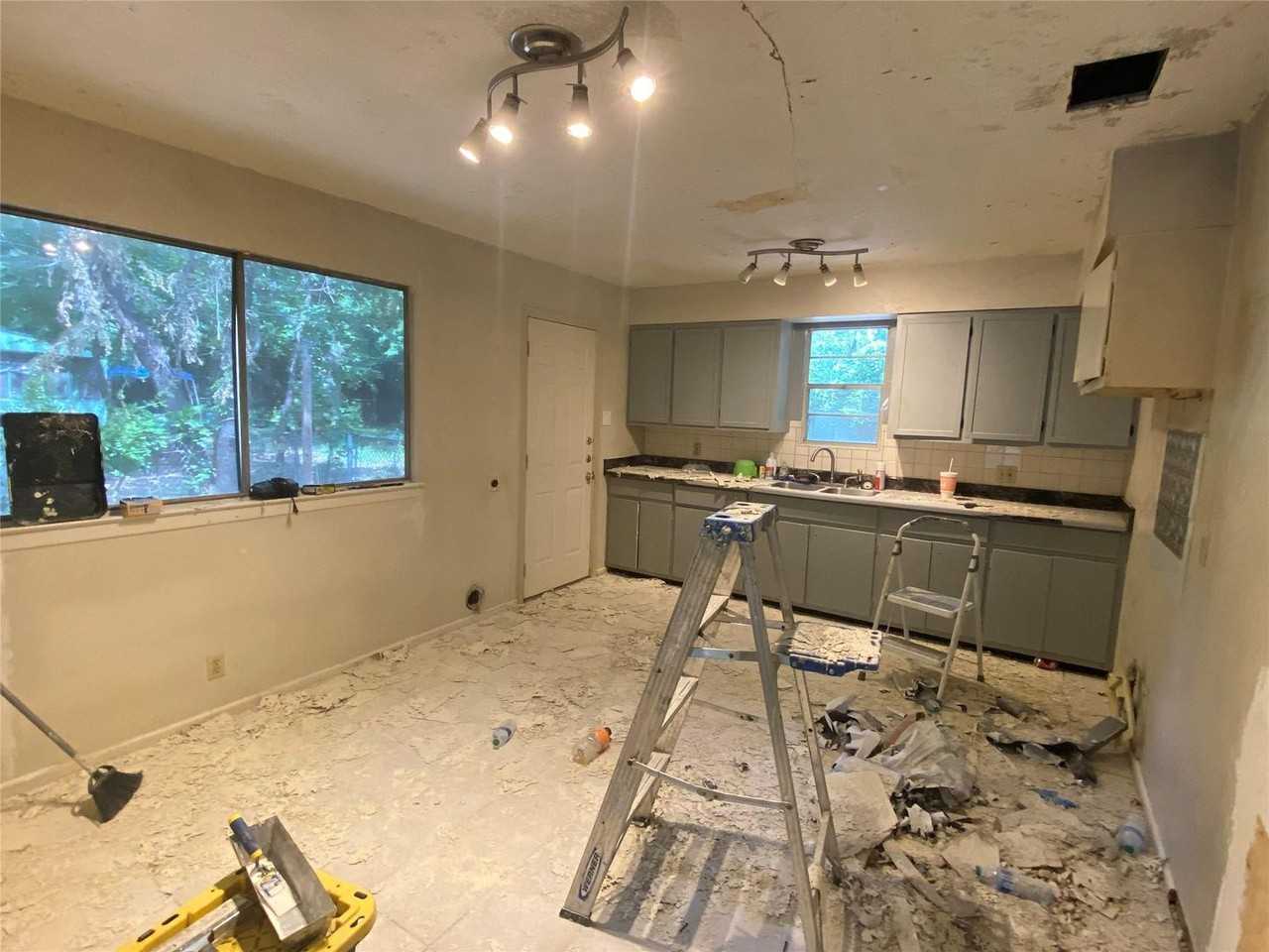 1412 Oakwood Dr - Photo 4 of 10
