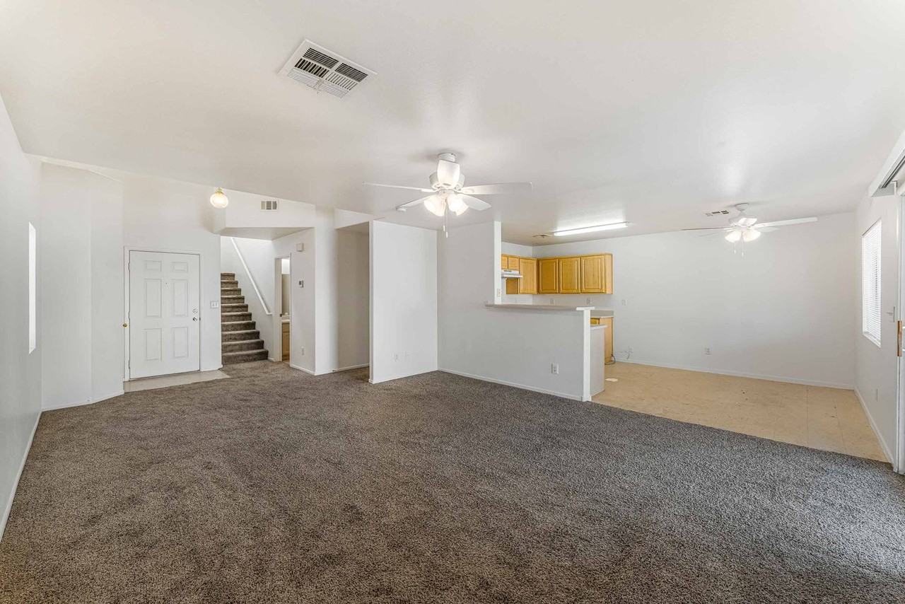 1010 Cliffbrook Hedge Ave - Photo 3 of 19