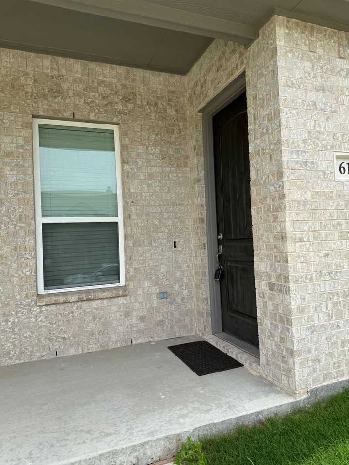 616 The Cottages Dr - Photo 4 of 22