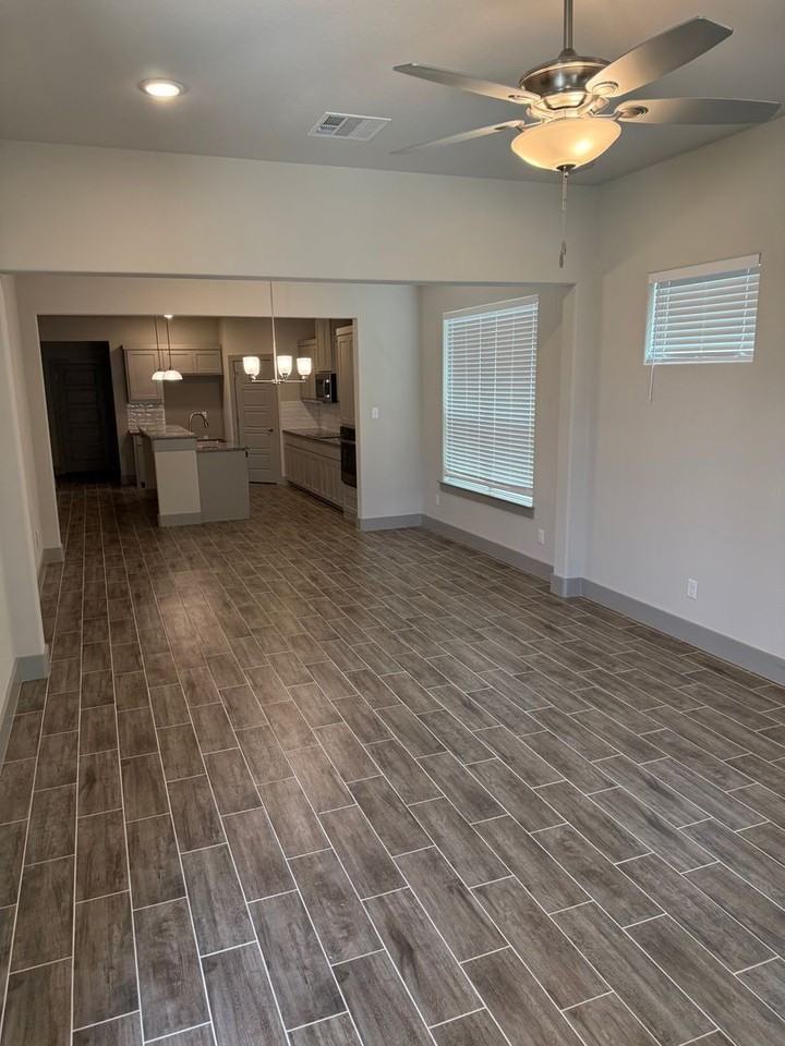 616 The Cottages Dr - Photo 5 of 22