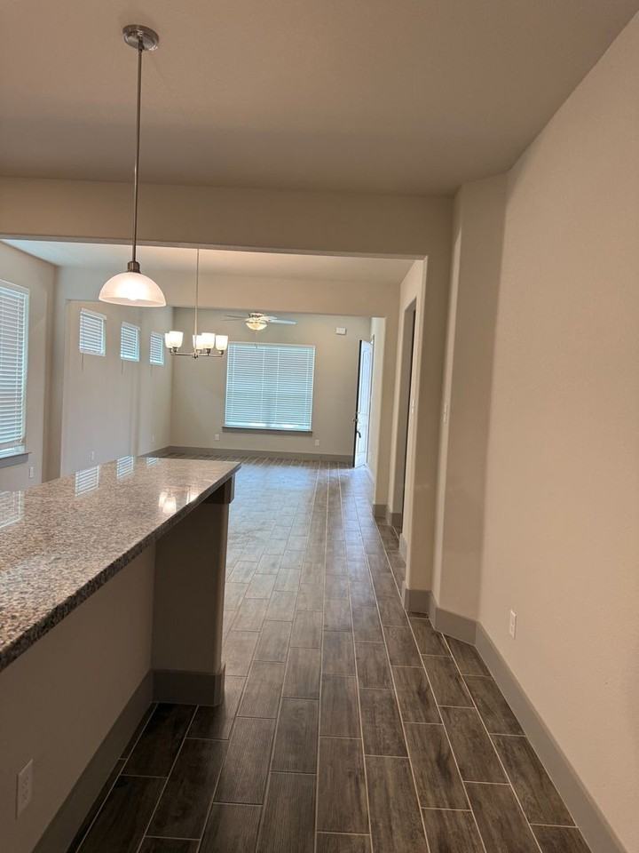 616 The Cottages Dr - Photo 6 of 22