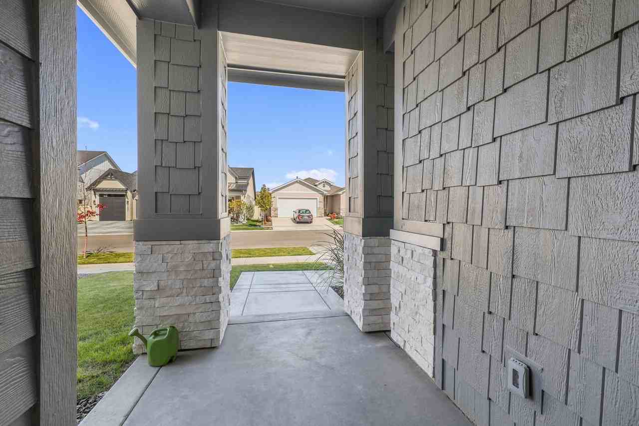11673 W Triloba Dr - Photo 7 of 50