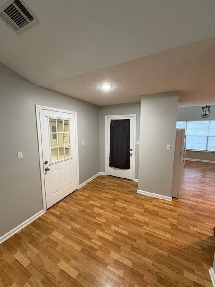 153 Oakleaf Cir - Photo 3 of 17