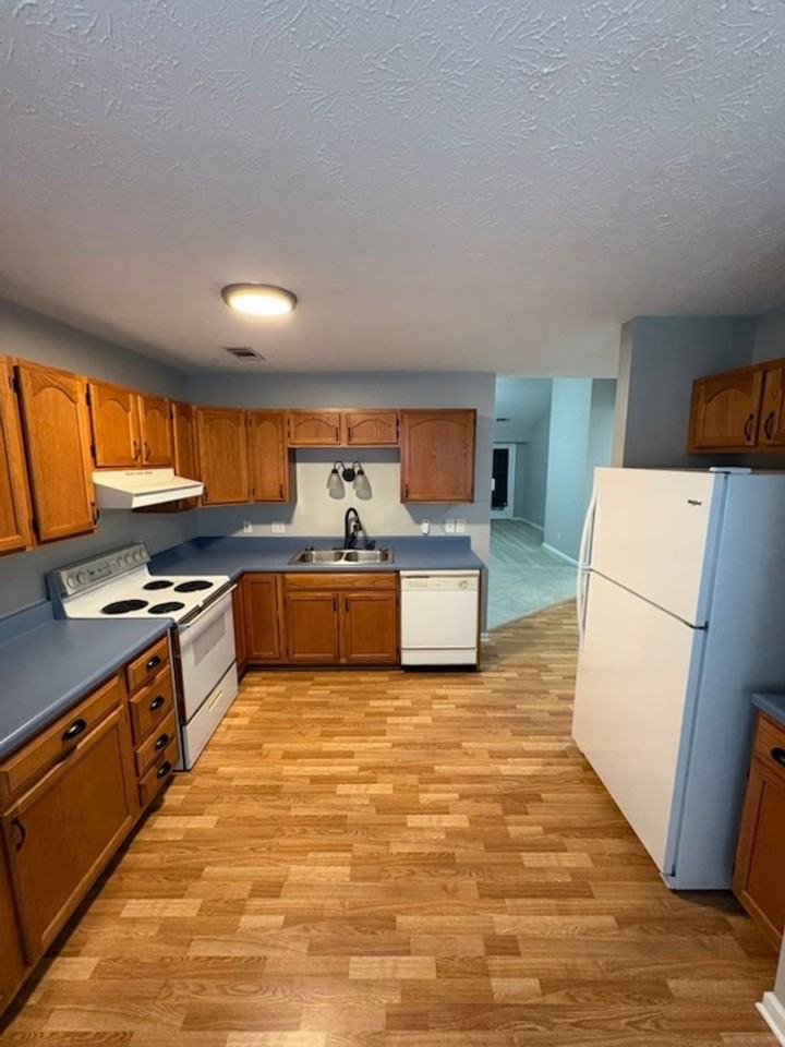 153 Oakleaf Cir - Photo 4 of 17
