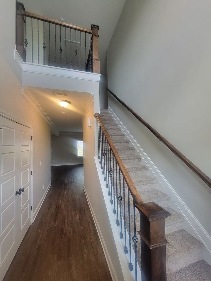 257 Tulip Dr - Photo 2 of 43