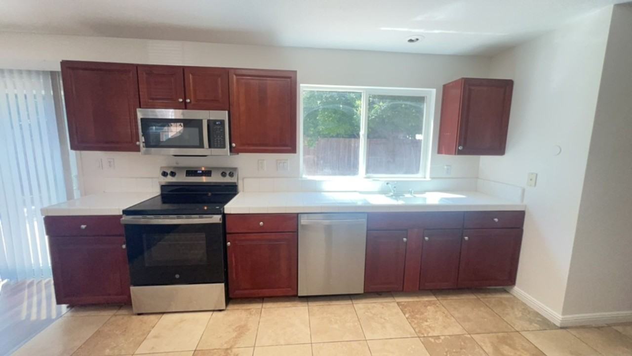 3749 Compass Pointe Ave - Photo 5 of 13