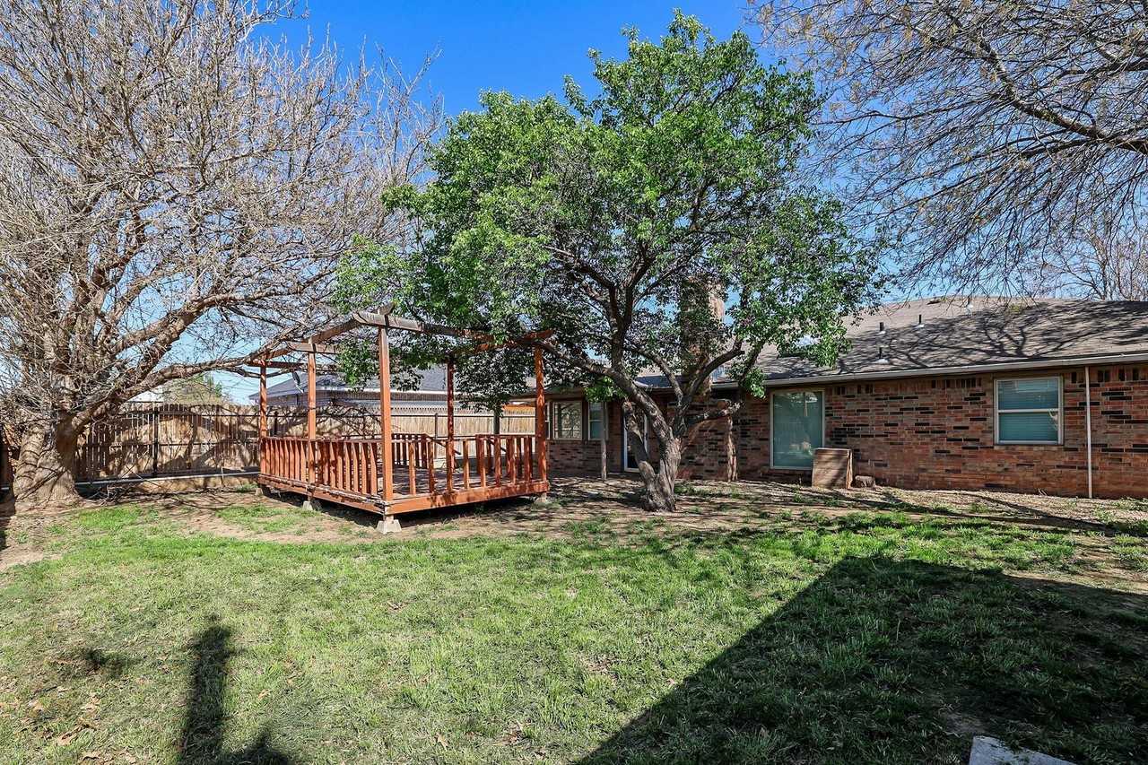 7902 Gerald Dr - Photo 4 of 37
