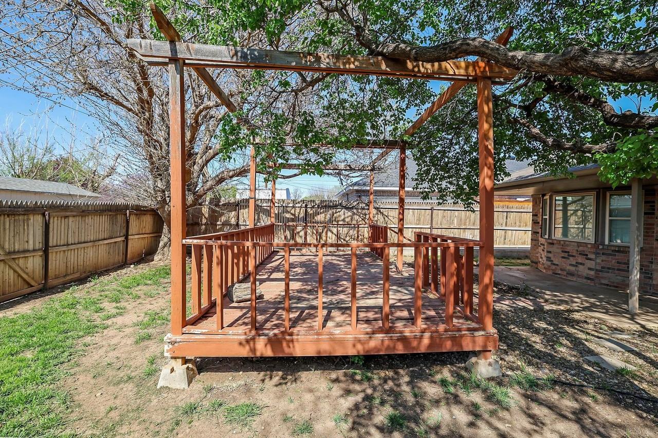 7902 Gerald Dr - Photo 6 of 37