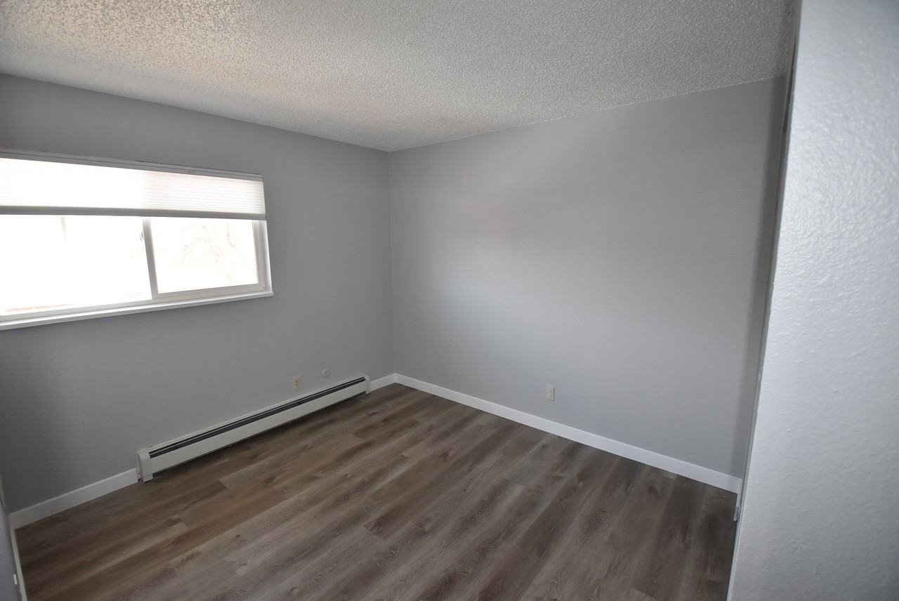 4235 Loomis Ave #1 - Photo 3 of 17