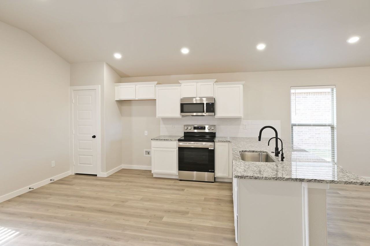9901 Yellowhouse Ave - Photo 7 of 23