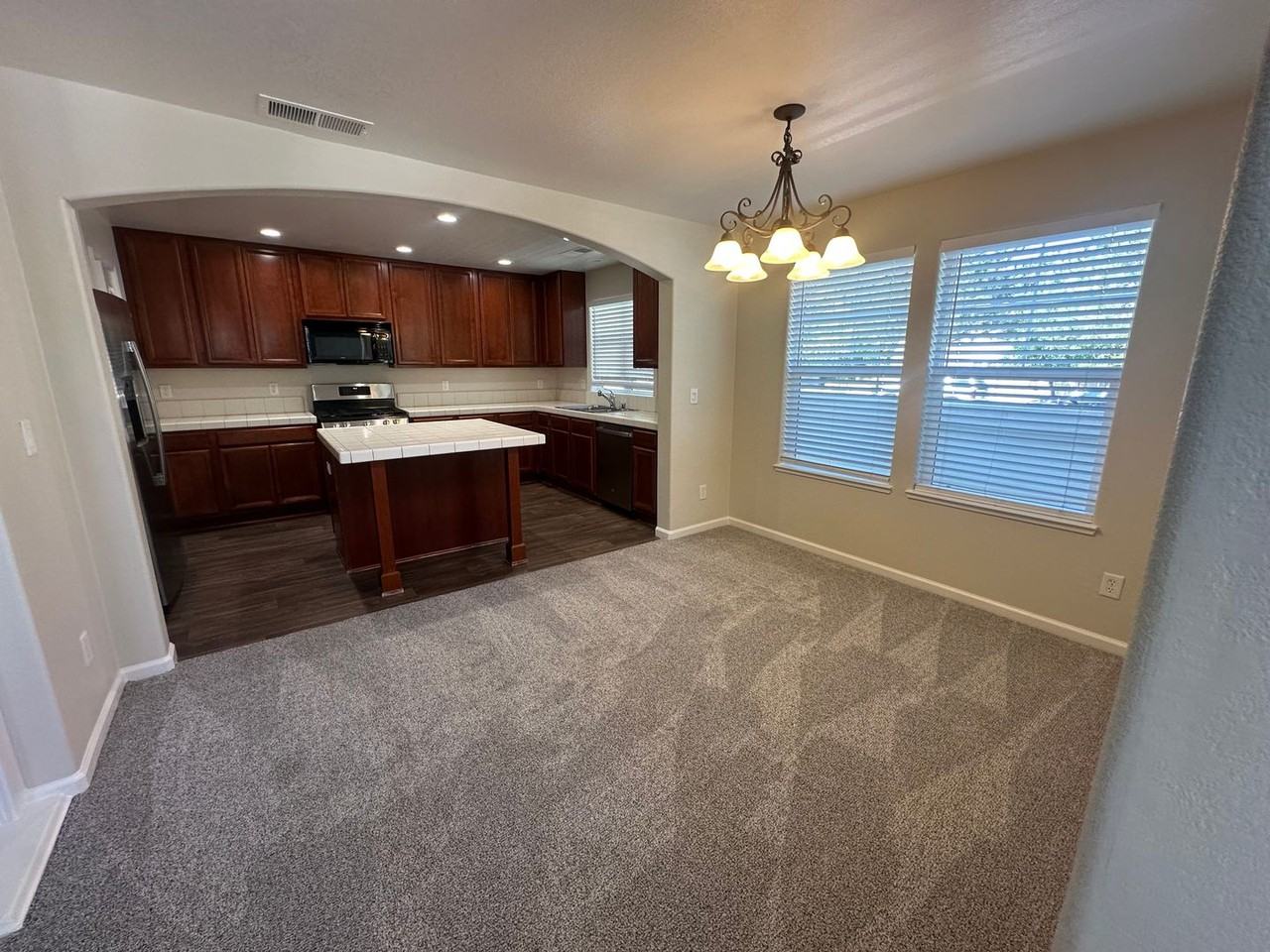 1690 Springhill Dr - Photo 5 of 24