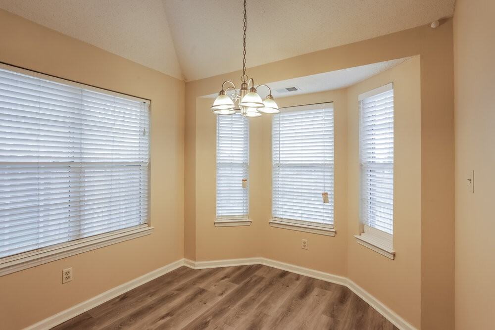 4088 Carroll Dr W - Photo 5 of 17