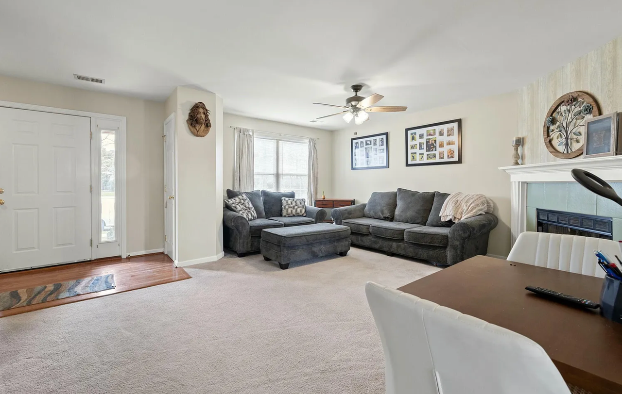 1077 Duval St - Photo 5 of 19