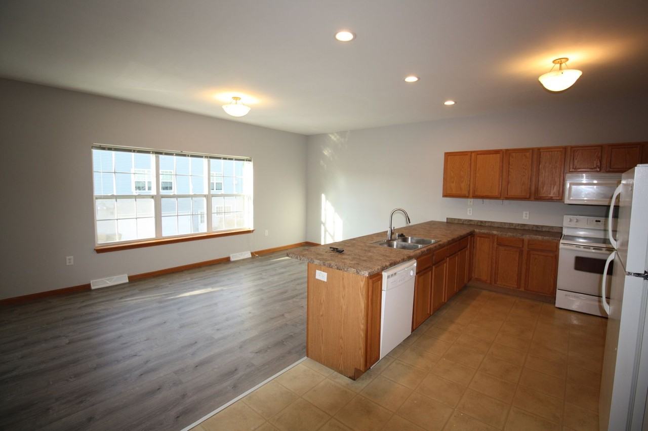 4219 Owl Creek Dr - Photo 4 of 18