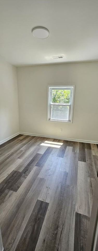 516 Columbus Rd - Photo 5 of 17