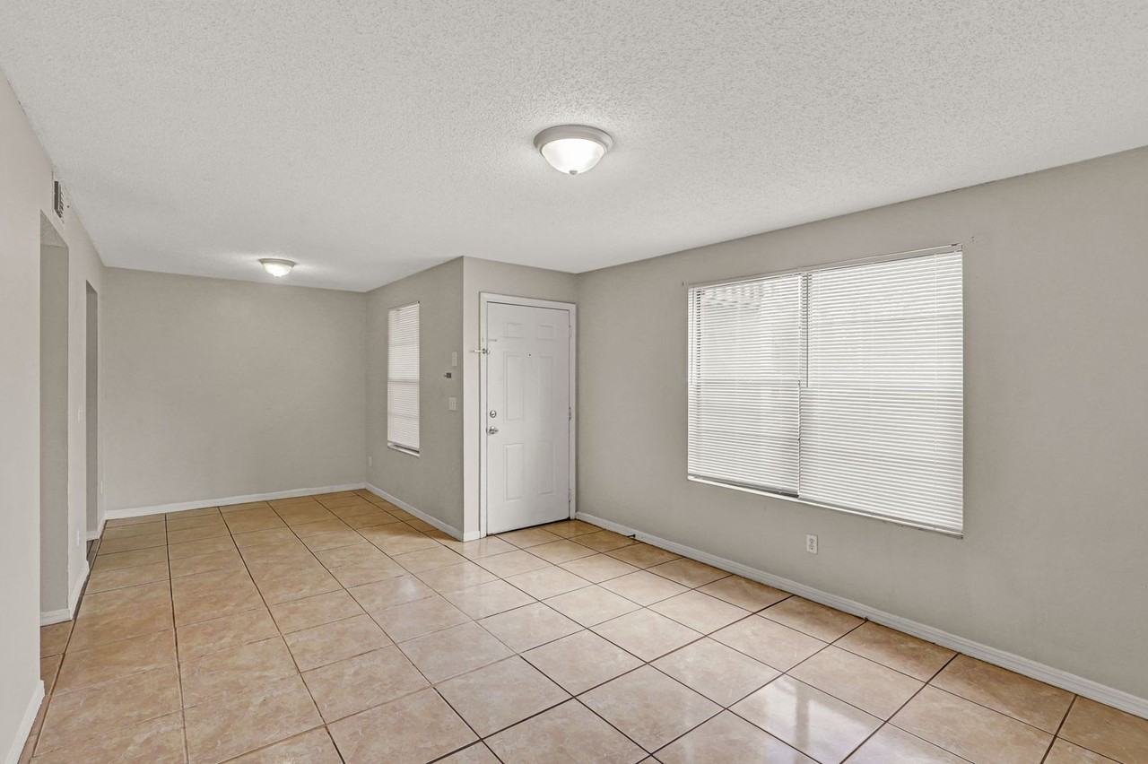 478 Bentwood Ln - Photo 6 of 13