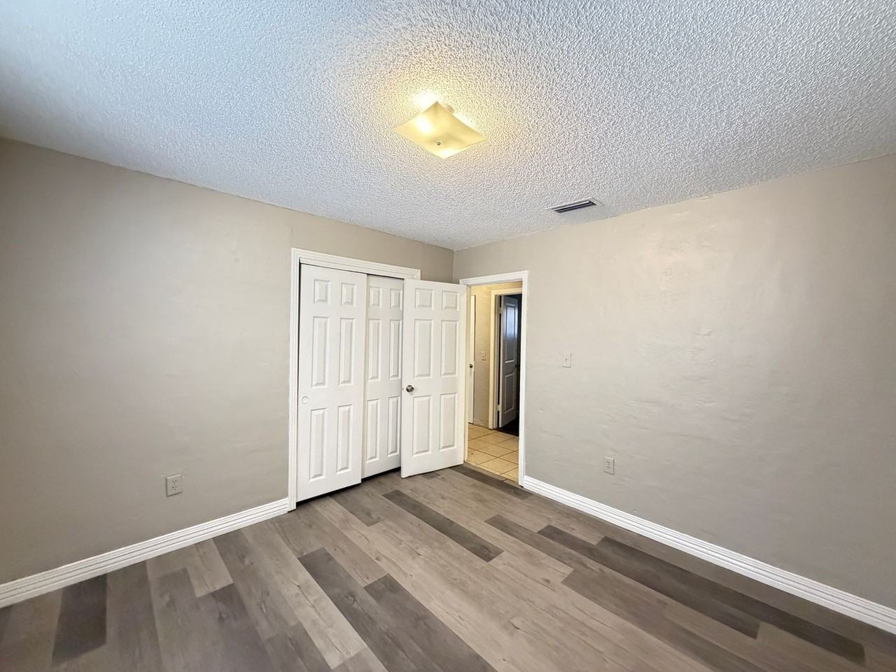 1118 Tuskegee St #1 - Photo 5 of 18