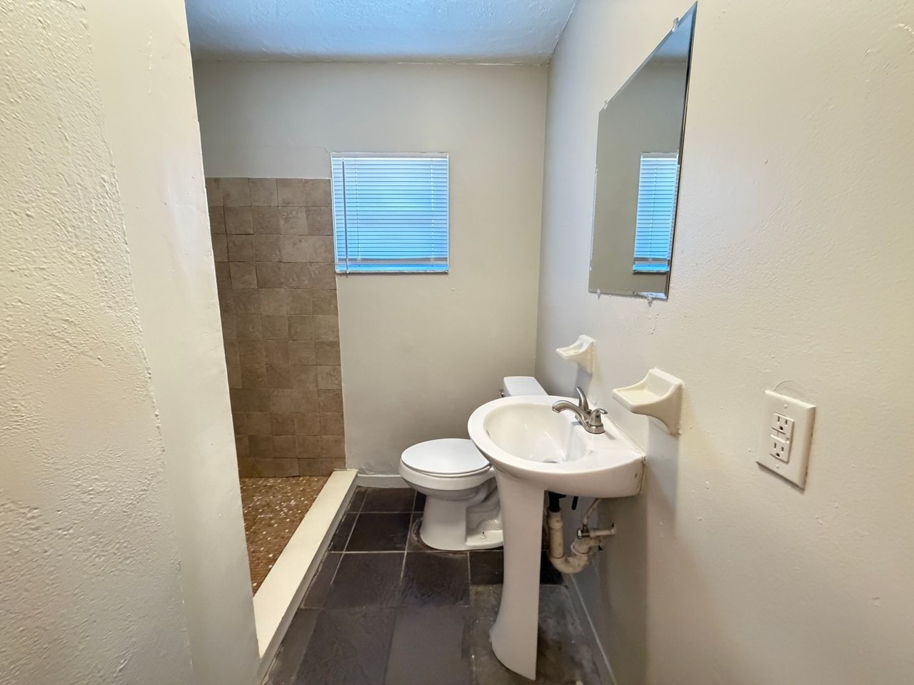 1118 Tuskegee St #1 - Photo 7 of 18