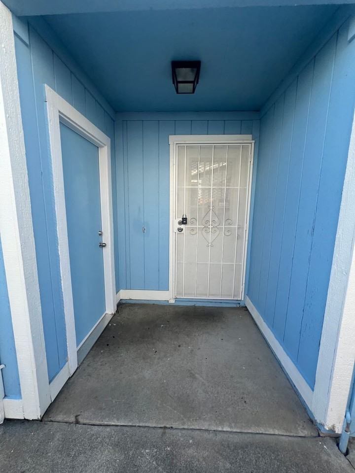 7223 Winterwillow Ct - Photo 2 of 9