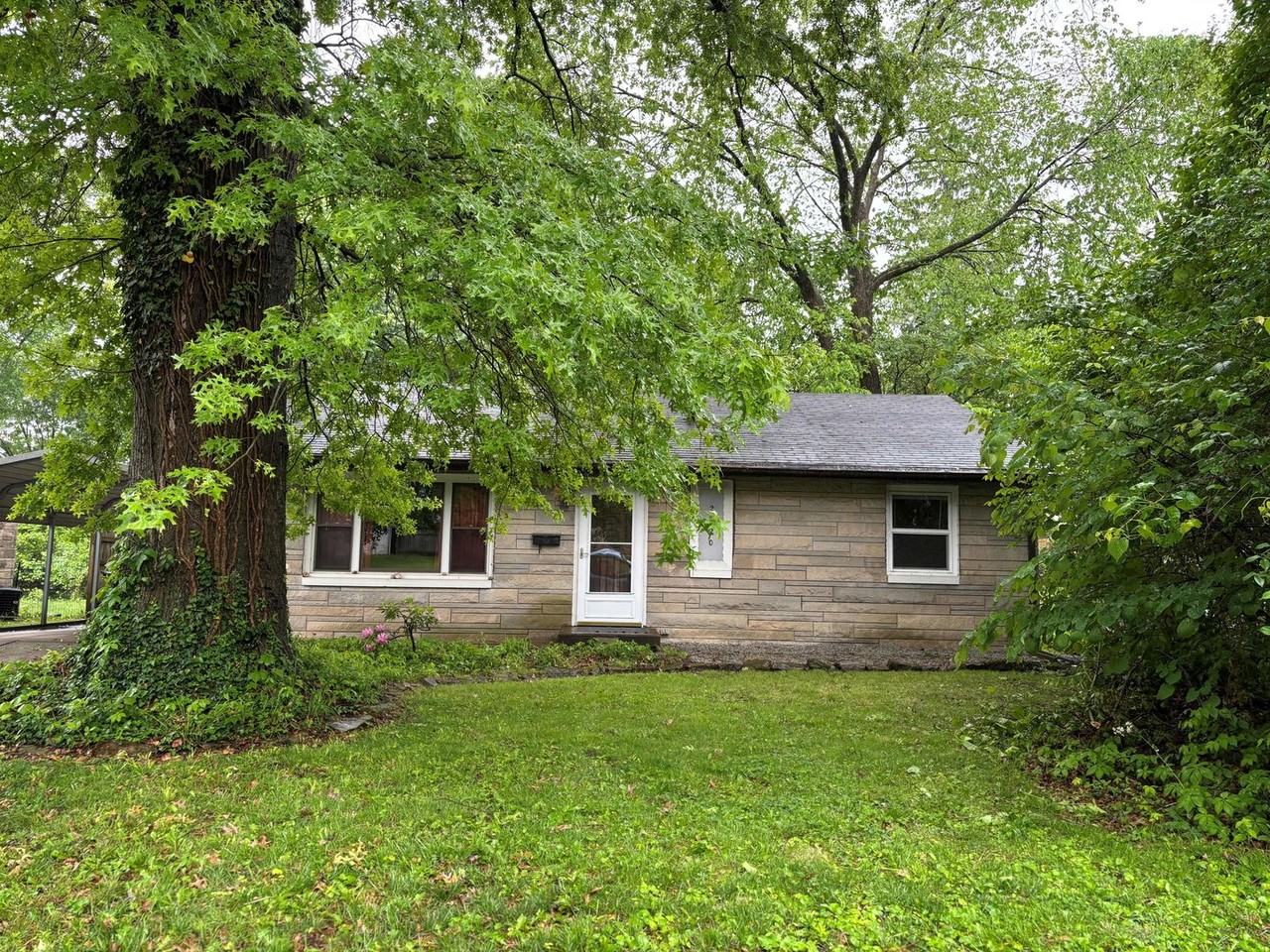 2620 E 5th St - Photo 2 of 13