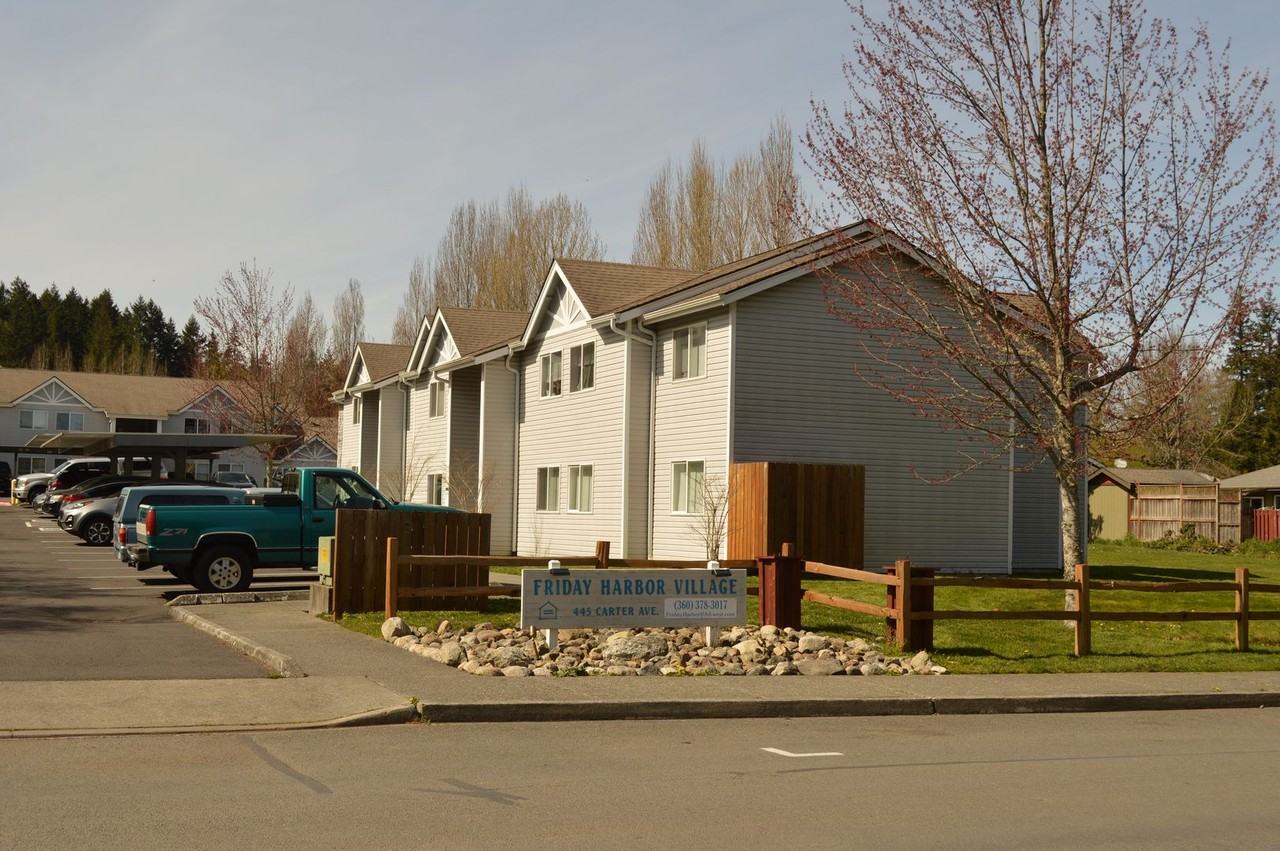 445 Carter Ave - Photo 2 of 20