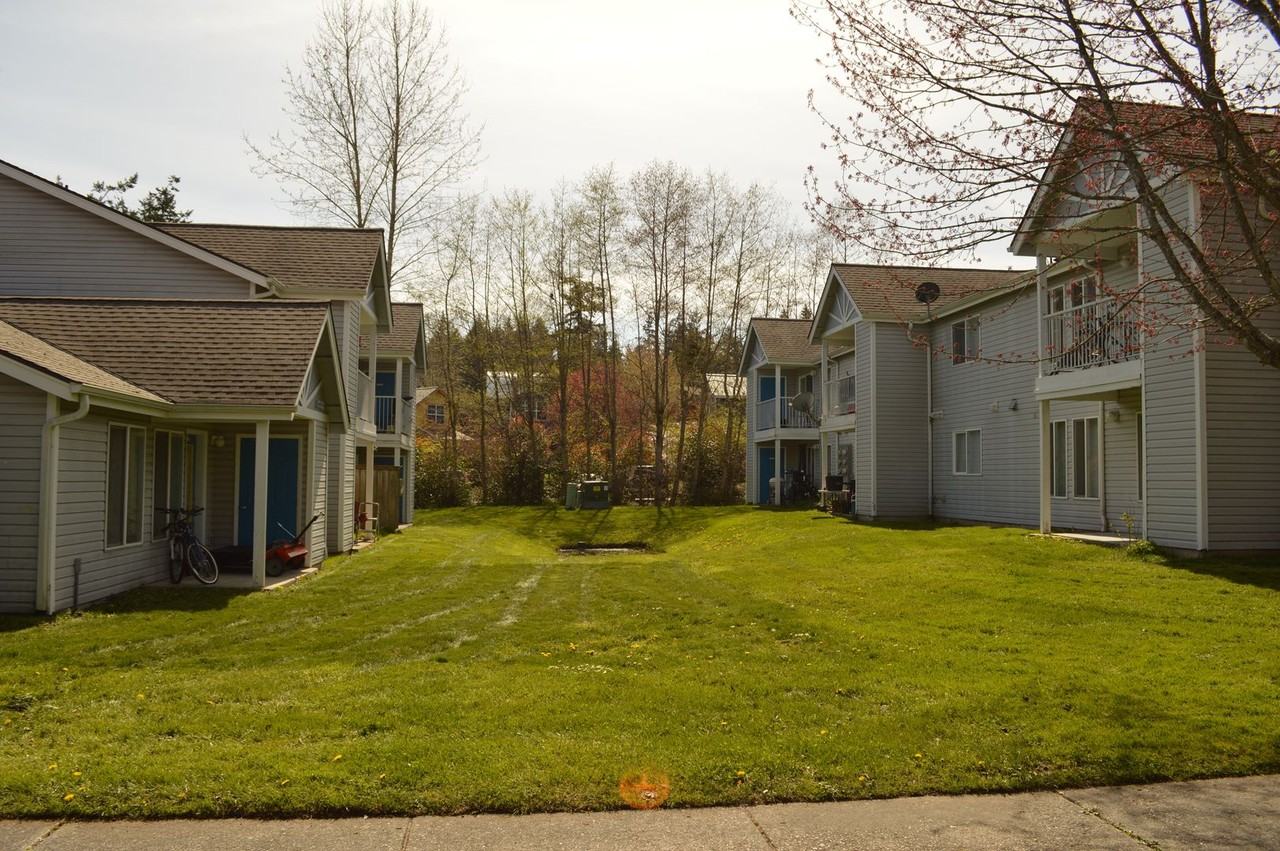445 Carter Ave - Photo 6 of 20