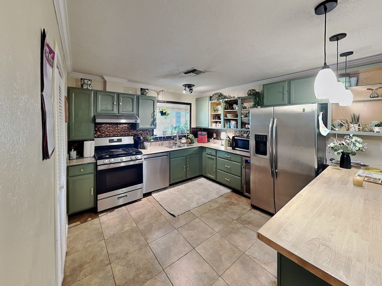 7028 Willis Ave - Photo 3 of 17