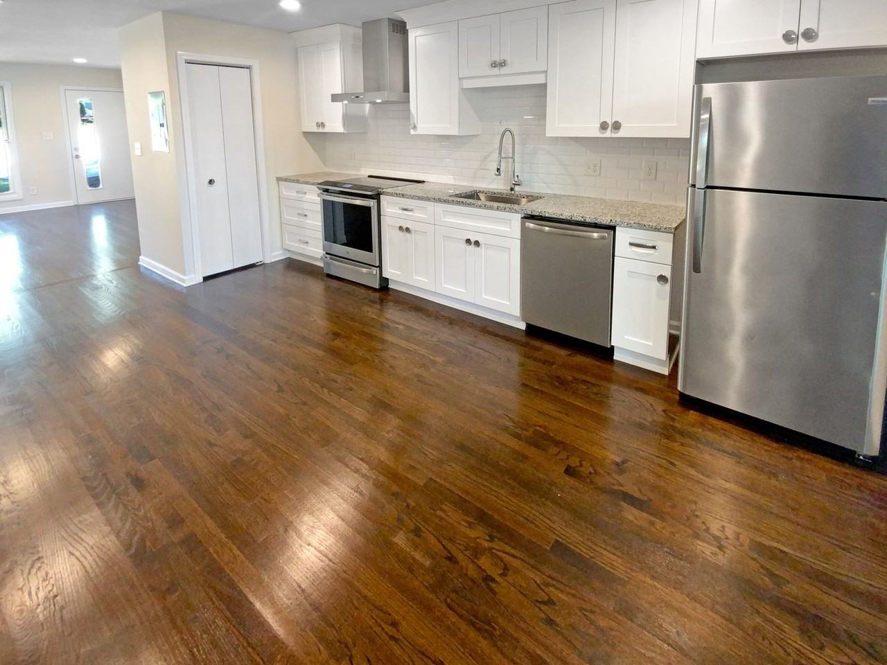 1913 Herrin Ave - Photo 7 of 19