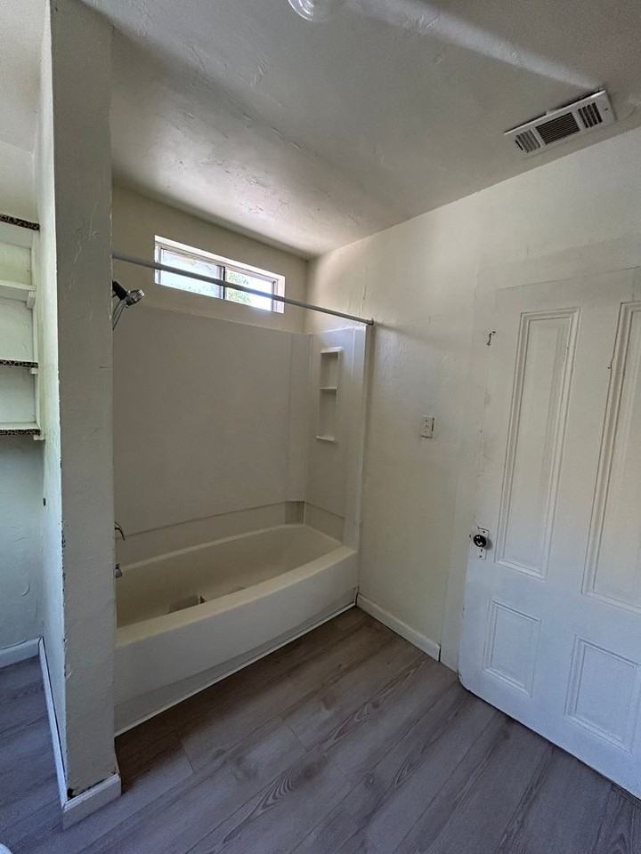 153 Locust Ave - Photo 6 of 10