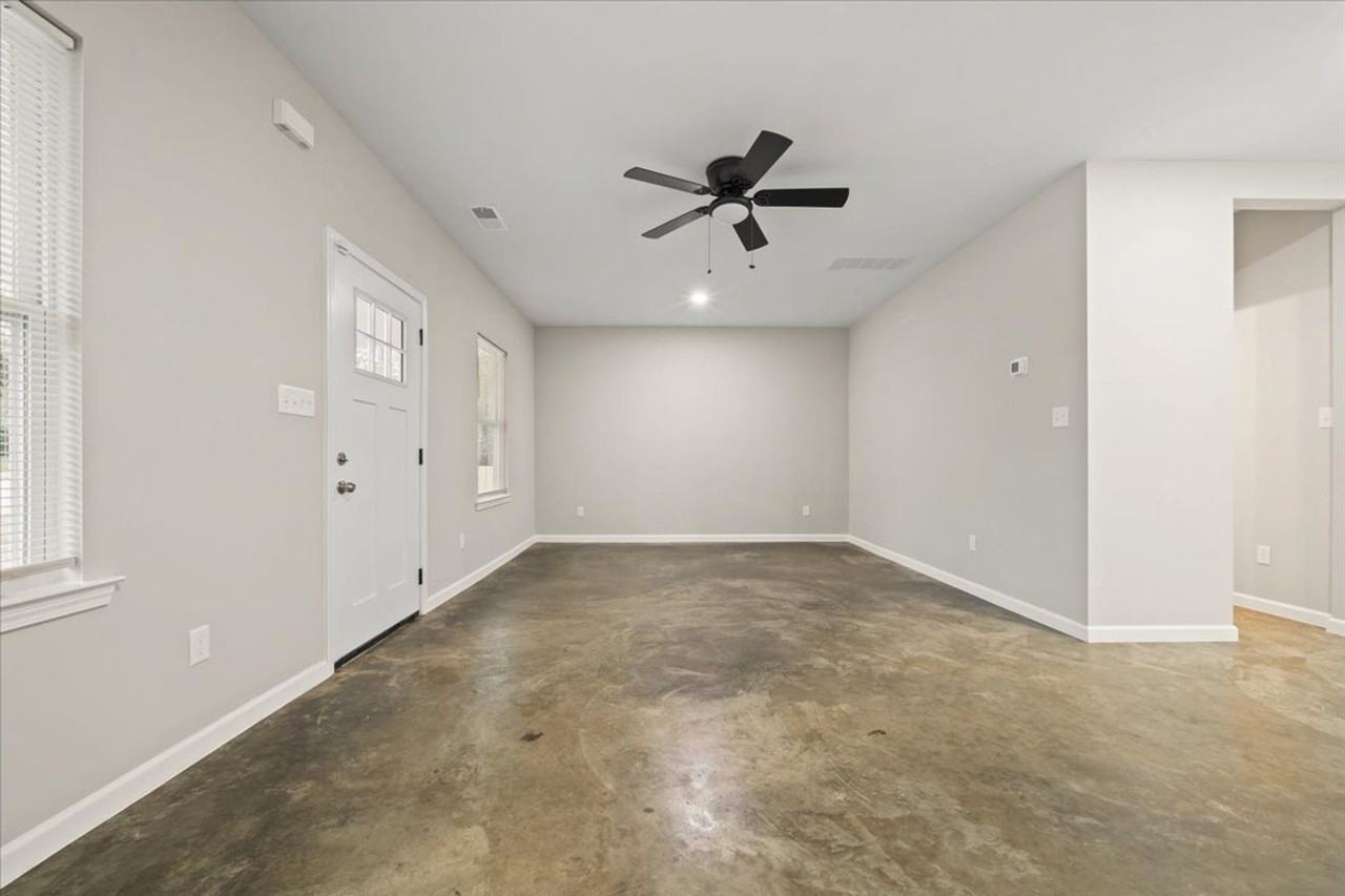 2895 Yale Ave - Photo 4 of 12