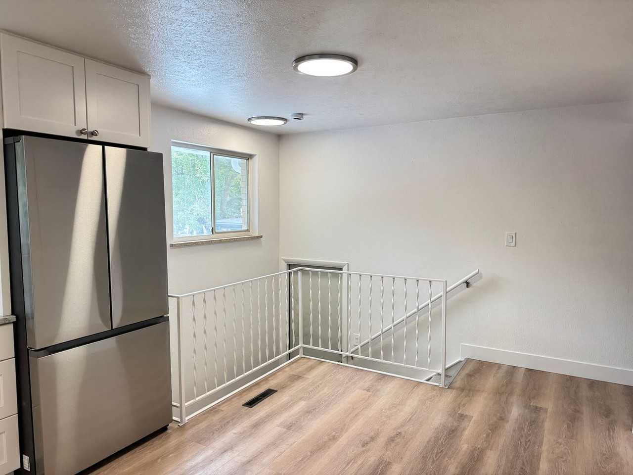 1505 Linden Ave - Photo 6 of 33