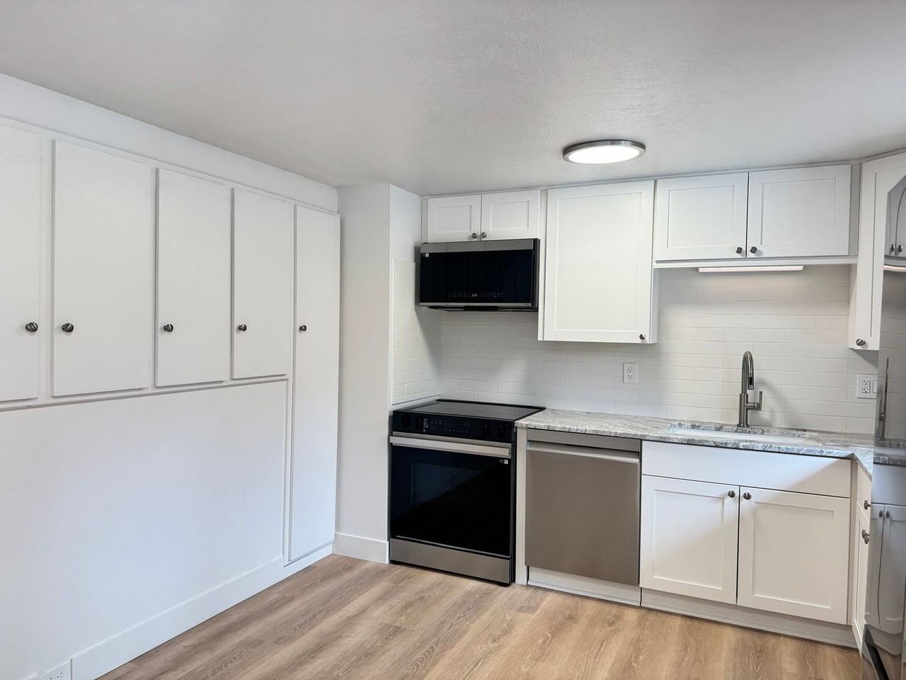 1505 Linden Ave - Photo 7 of 33