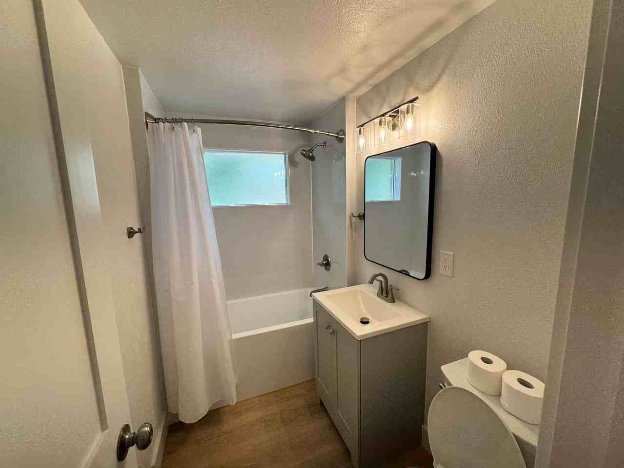 1505 Linden Ave - Photo 7 of 33