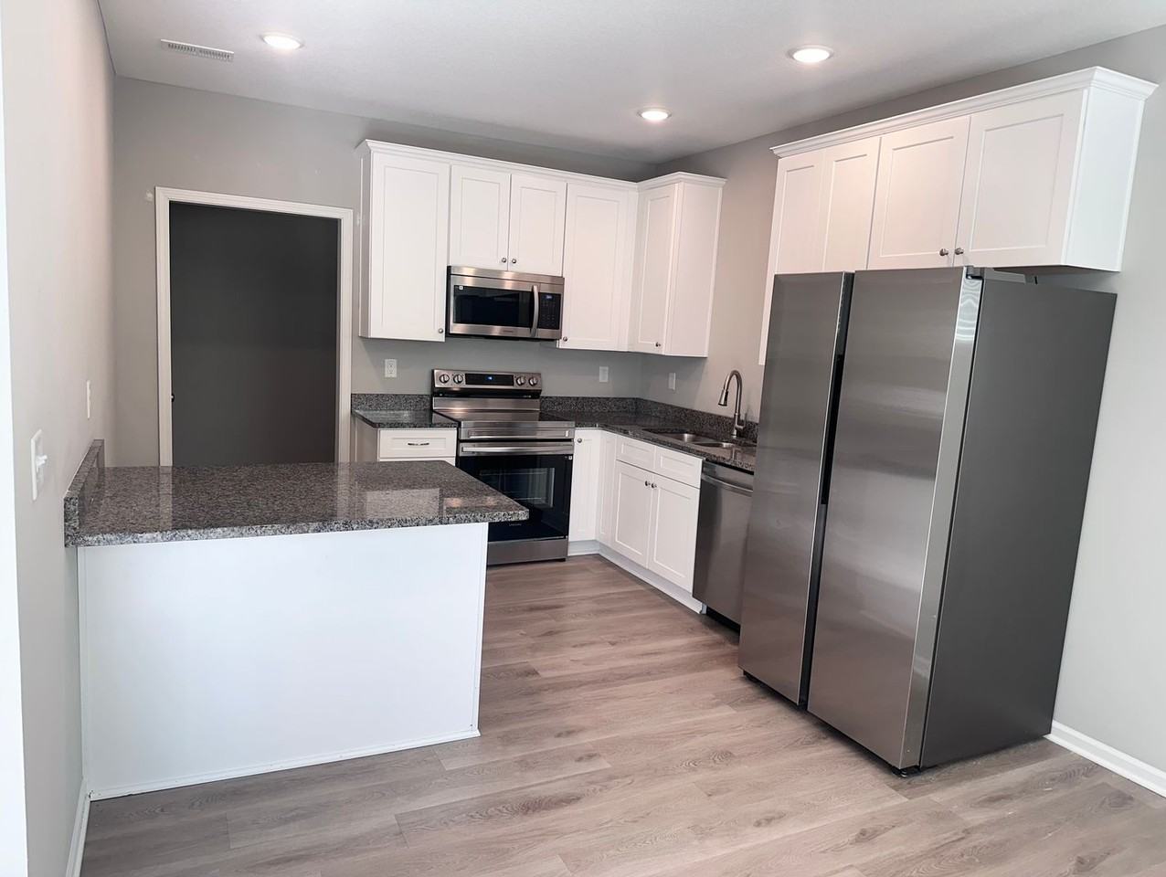 603 Pampas St - Photo 5 of 14