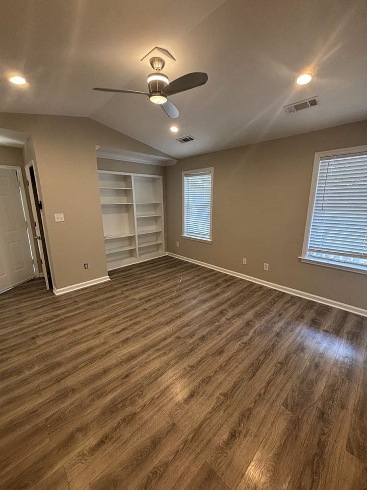 817 Morning Sun Dr - Photo 2 of 20
