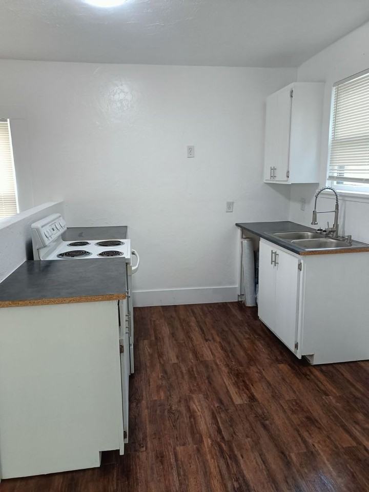 1401 Ne 22nd St - Photo 4 of 9